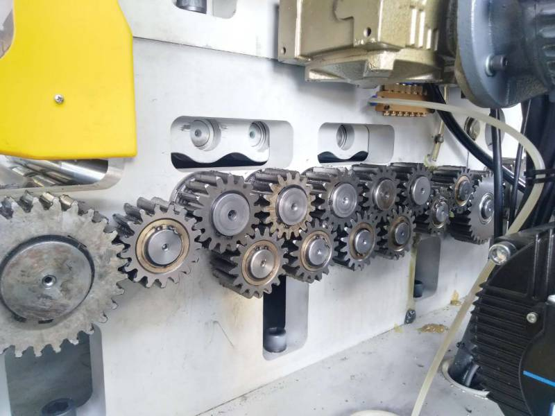 वायवीय फीडिंग और मैकेनिकल फीडिंग के बीच तुलना