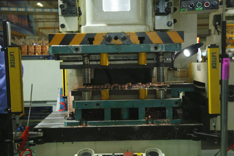 ऑटोमोबाइल विनिर्माण में मुद्रांकन प्रौद्योगिकी